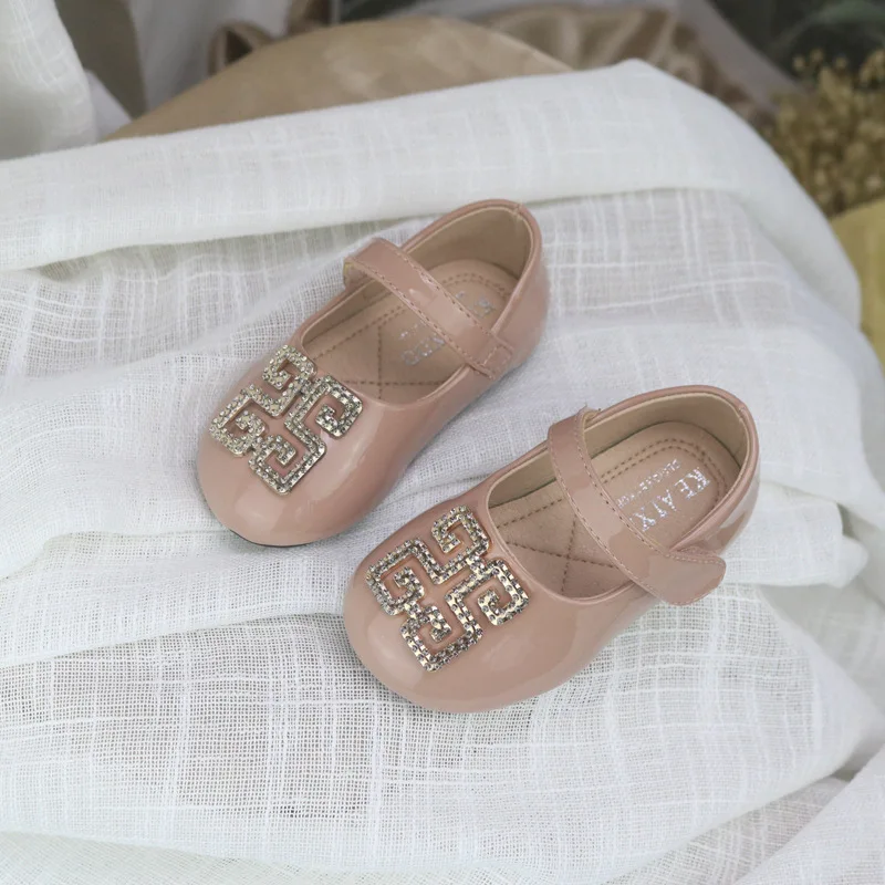 

Hong Kong Version Girls' Leather Shoes Metal Buckle Man-made Diamond Children Patent Leather Princess Shoes Baby Side Scoop Boot