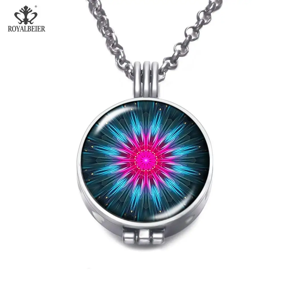 

Mixed Patterns Aroma Locket Necklace Aromatherapy Essential Oil With Pads Diffuser Aroma Diffuser Open Vintage Pendant DZ2559