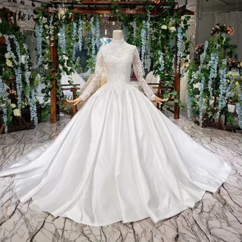 

Middle East Vintage White Wedding Dresses Ball Gowns For Women Long Sleeves High Neck Satin Applique Vestidos De Novia 2019