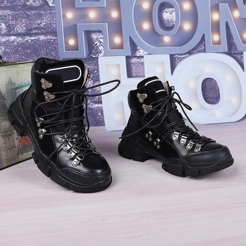 Retro Martin Boots Woman Thick Bottom Cross Lace Up Outdoor Runaway Footwear Punk Metal Decoration Short Ankle Botas Sneakers