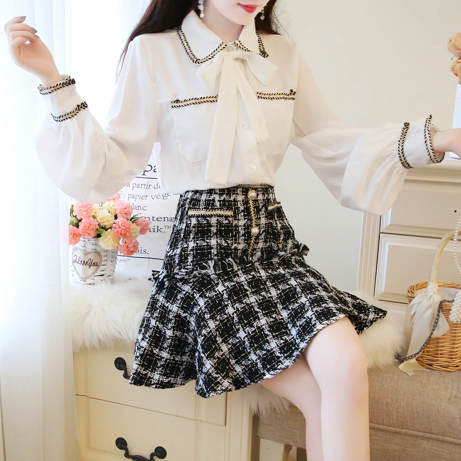 

Autumn Clothing New Style 2019 Graceful Elegant Fold-down Collar White Shirt + Tweed Skirt Short Skirt Set