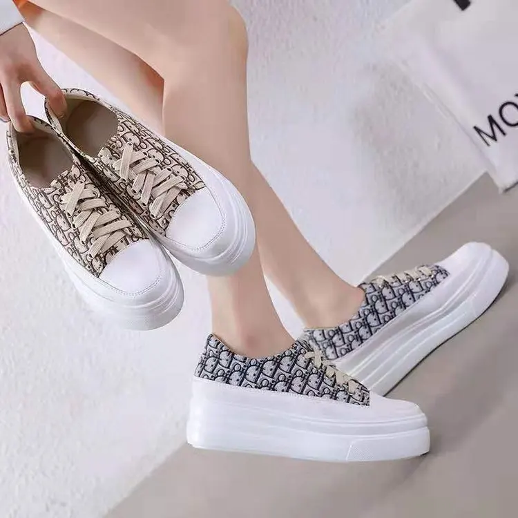 

Celebrity Celebrity Style Thick Bottomed Love Shoes Women's College Style Embossed White Shoes Large Size Fashion WOMEN'S Shoes
