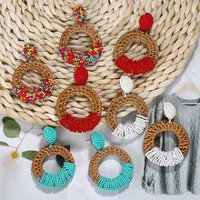 Винтажные плетеные Ротанговые серьги для женщин, богемные соломенные плетеные серьги, этнические бисерные серьги в форме капли, Деревянные ювелирные изделия
