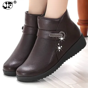 

Women boots designer rivet leather boots women winter shoes 2017 new velvet plush slip-on ankle boots for women ladies work 899