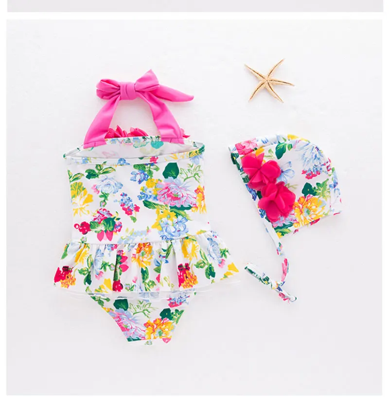 Новинка; купальный костюм для маленьких девочек; комплект из 2 предметов с цветочным принтом и шляпой; купальный костюм для маленьких детей; пляжный купальный костюм в Корейском стиле