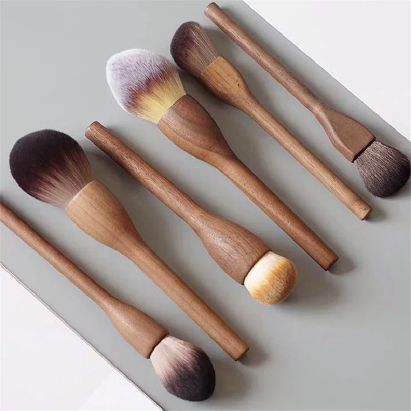 European Vintage Wood Handle Makeup Brush 1Pcs makeup brush