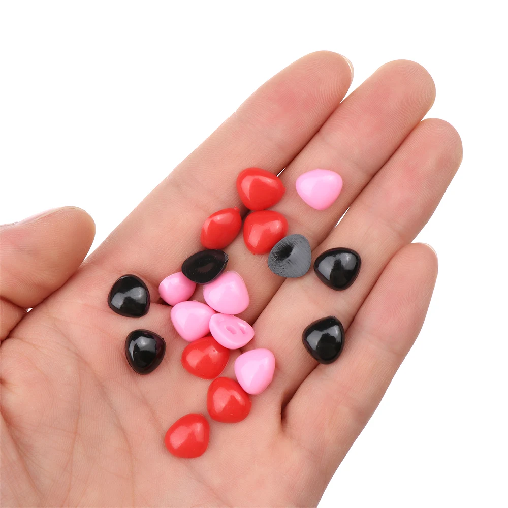 100pcs/bag Triangle Nose for DIY Doll Girl DIY Toys Bear Crafts Plastic Toy Safety Noses Crafts Making Puppet Accessories Parts 5