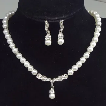 

Bride Crystal Pearl Necklace Earring Set Woman Angel Wings Leaf Pendant Necklace Fashion Luxury Wedding Banquet Jewelry Hot