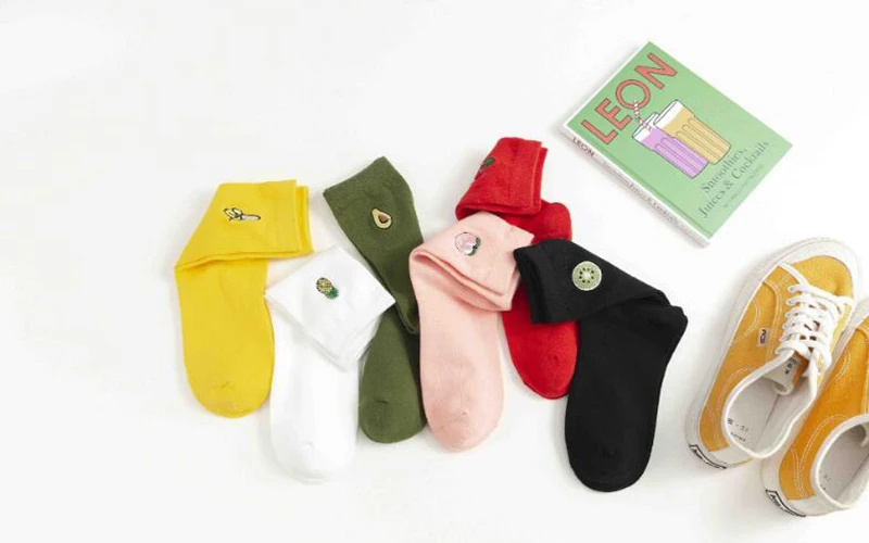 Tide models new fashion fruit embroidery solid color college wind ladies cotton socks