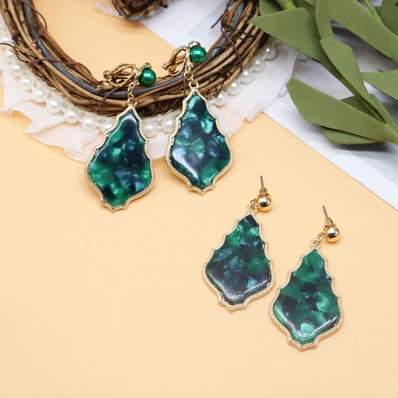 

Free Shipping Green Earrings Geometric Resin Acetic Acid Elegant New