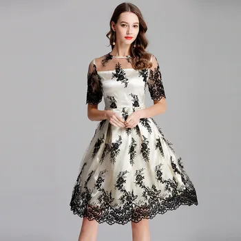 

2020 Women Spring New Style Apricot Round Neck Floral Embroidery Dress Fashion Slim Half Sleeve Knee Length Dress Big Size