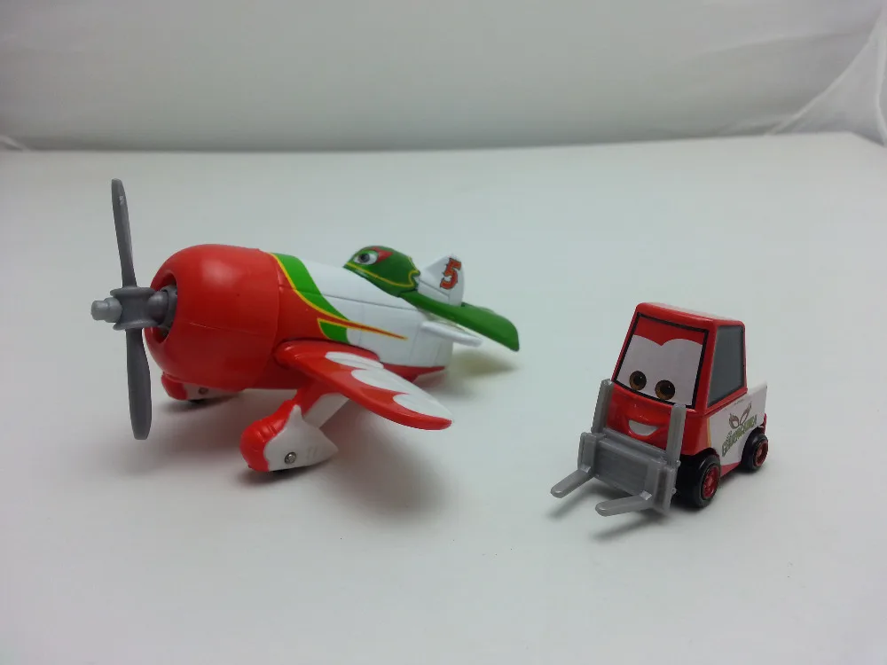 Disney Pixar Planes 2 El Chupacabra &amp Pitty 1:55 литая металлическая Игрушечная машина из сплава
