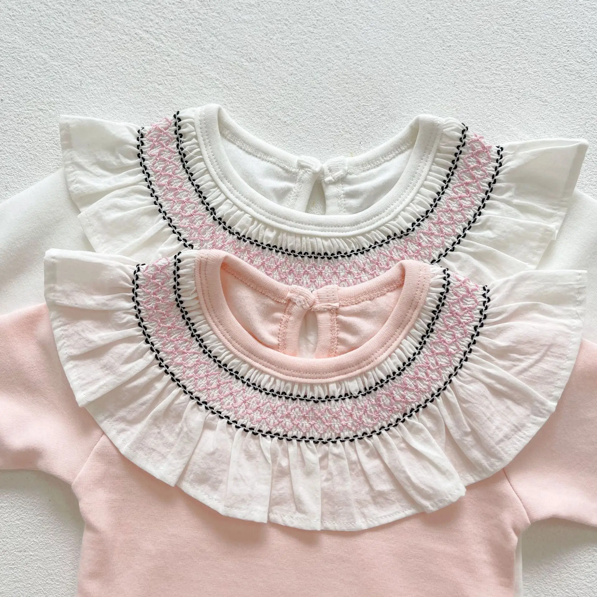 Meninas do Bebê Roupas de Bebê Nova Moda Bebê Macacão Manga Longa Bodysuits Macacões 2022 Ins 4 High Quality Mamãe e Bebê