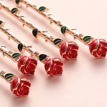 

2019 Rose Makeup Brushes Movie Cosmetic Brushes Set Comb for Foundation Powder Blush Concealers Eye Shadows Kit