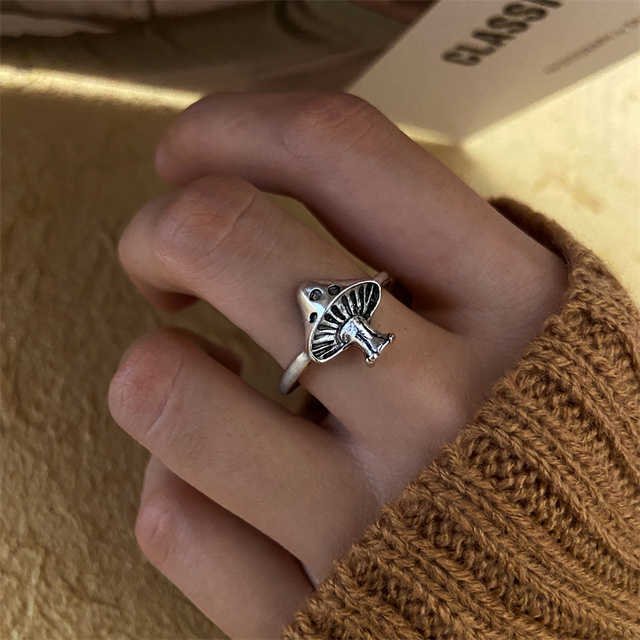 Gothic Heart Ring Set for Women Black Dice Vintage Hip-Hop Silver Plated Retro Rhinestone Charm Butterfly Finger Jewelry