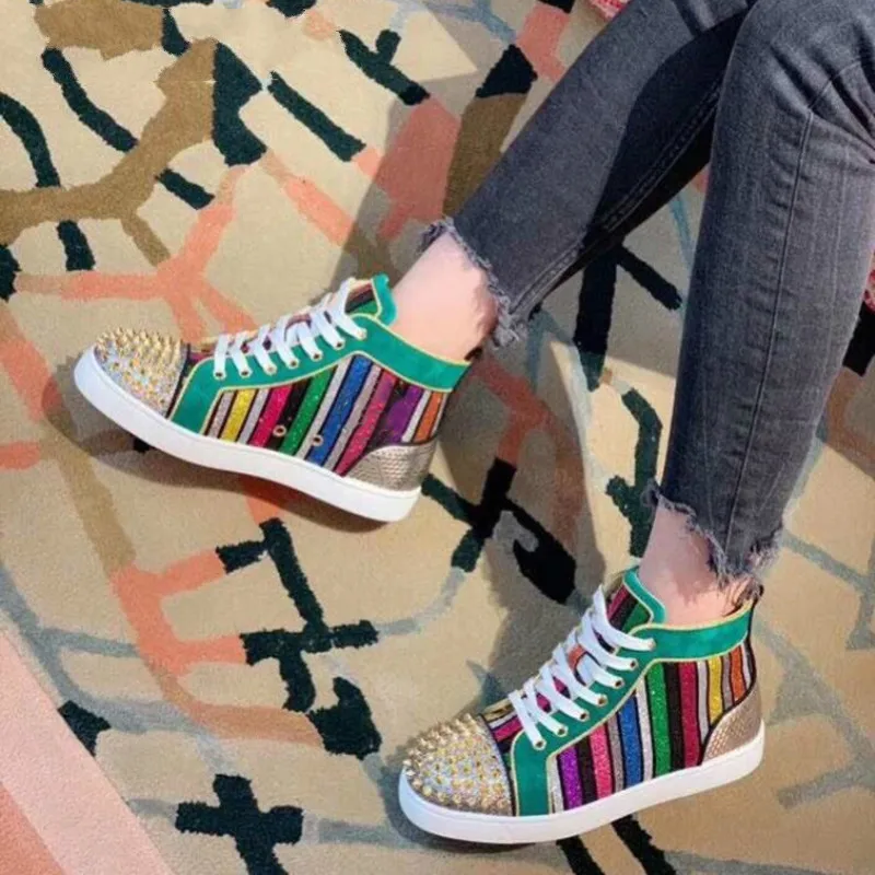 

2019-20 New Casual Men Shoes Designers Rainbow Vertical Stripes Spikes Head Lace Up High Top Flats Shoes Men Mixed Color Shoes