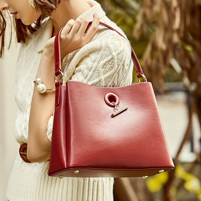 

Luufan Ladies' dermal single-shoulder bag the genuine leather crossbody bag goes with ladies' new single-shoulder bag