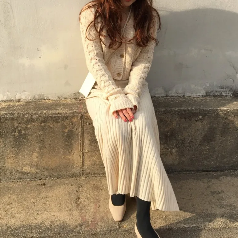Autumn Female Knitting Umbrella Skirt Solid Color High Waist Stretched Women Pleated Maxi Skirts Plus Size Female Clothes