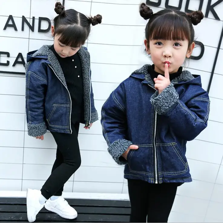 Одежда для мальчиков и девочек детская джинсовая куртка осенне-зимняя Вельветовая куртка в Корейском стиле утепленный теплый топ с отворотом из овечьей шерсти