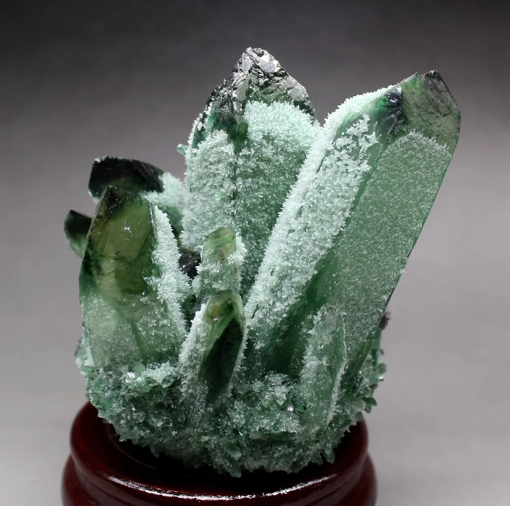 643 г натуральный зеленый Ghost Phantom Quartz кристалл кластера кристаллы и камни лечебные образцы деревянная основа
