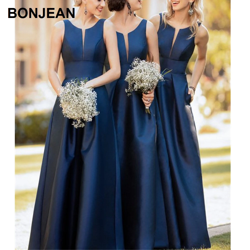 Classic, simple and very fashion-forward, this bridesmaid dress by Sorella Vita is incredible (5)