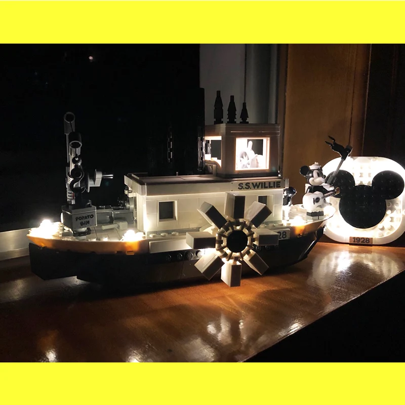 

842PCS Vintage collection Mickey Steamboat Willie Set 21317 Building Blocks Bricks toys for children Gifts Kid Christmas