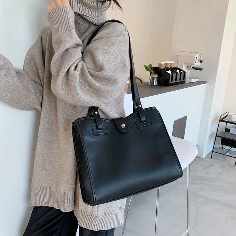

Large Black Women Casual Totes Bag 2020 Designer Simple Rivet Leather Lady Shoulder Shopper Bag Big Female Hobo Handbags Bolsa
