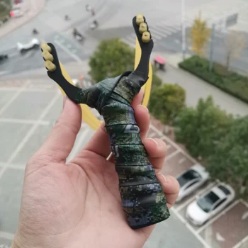 

Outdoor Hunting Slingshot with Rubber Band Shooting Titanium steel Fishing Slingshot catapult Shooting for Hunting Pocket sling