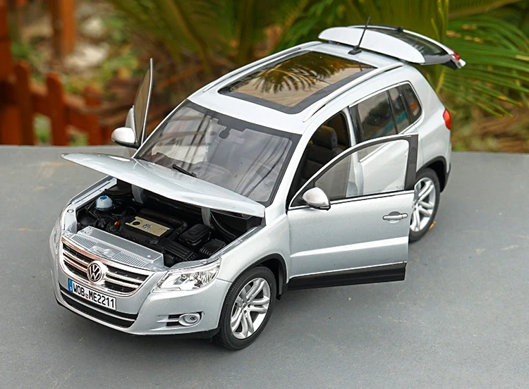 1/18 Norev Volkswagen VW Tiguan(серебро) Литье под давлением модель автомобиля с небольшим подарком