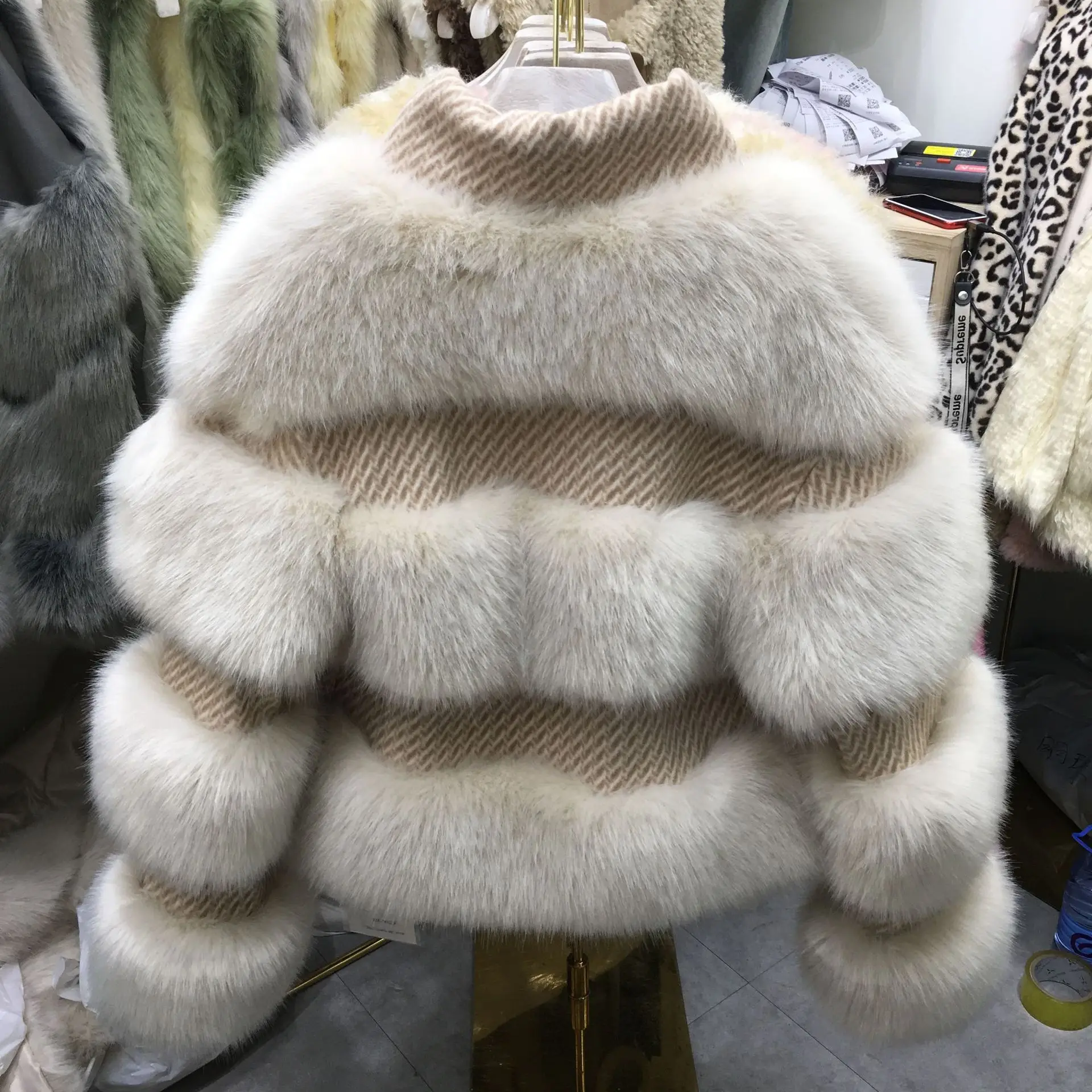 Новая мода, зимние женские твидовые пальто из искусственного меха в стиле пэчворк, элегантные куртки с воротником-стойкой на молнии, короткие куртки из искусственного меха w2037
