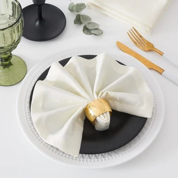 

A set of napkins with GMO Ethel "Monogram", size 32x32 cm - 4 pcs, champagne