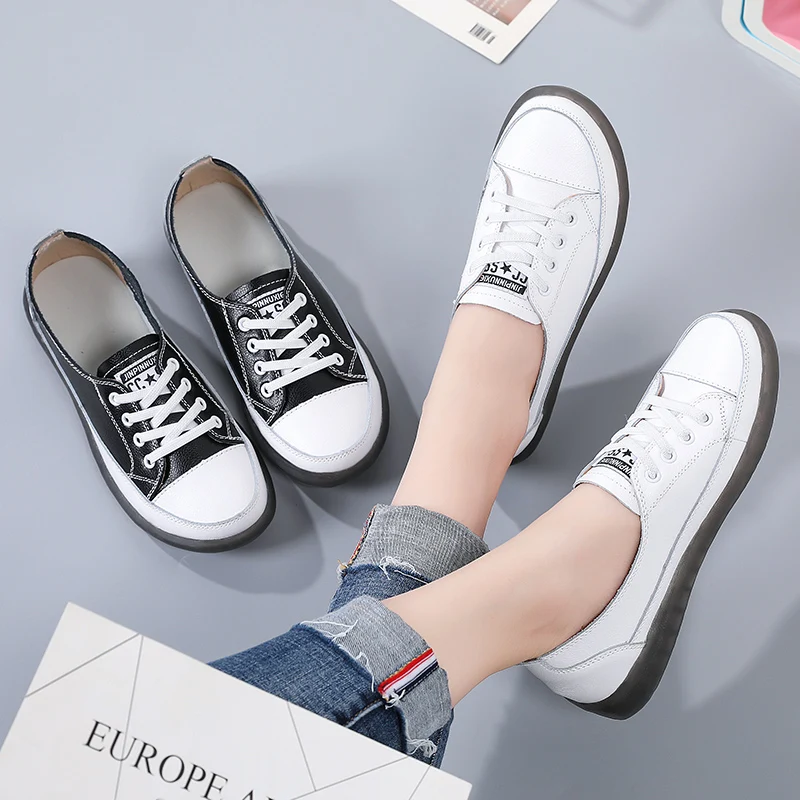 أحذية رياضية من الجلد للنساء