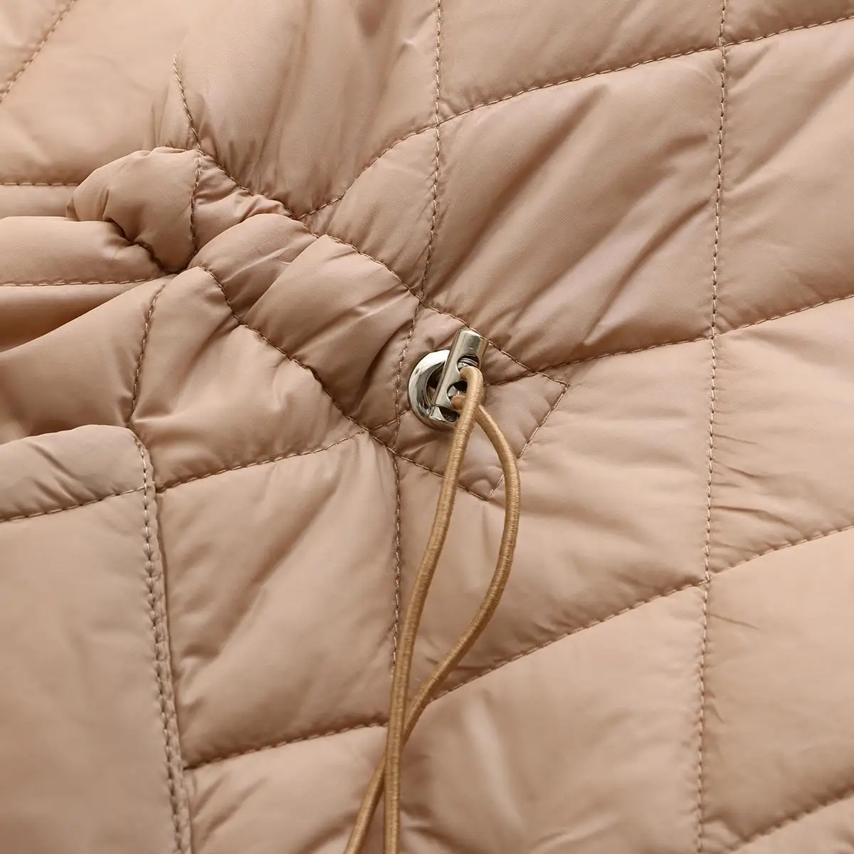 Рисунок 2 - Женские парки, зимняя модная блестящая