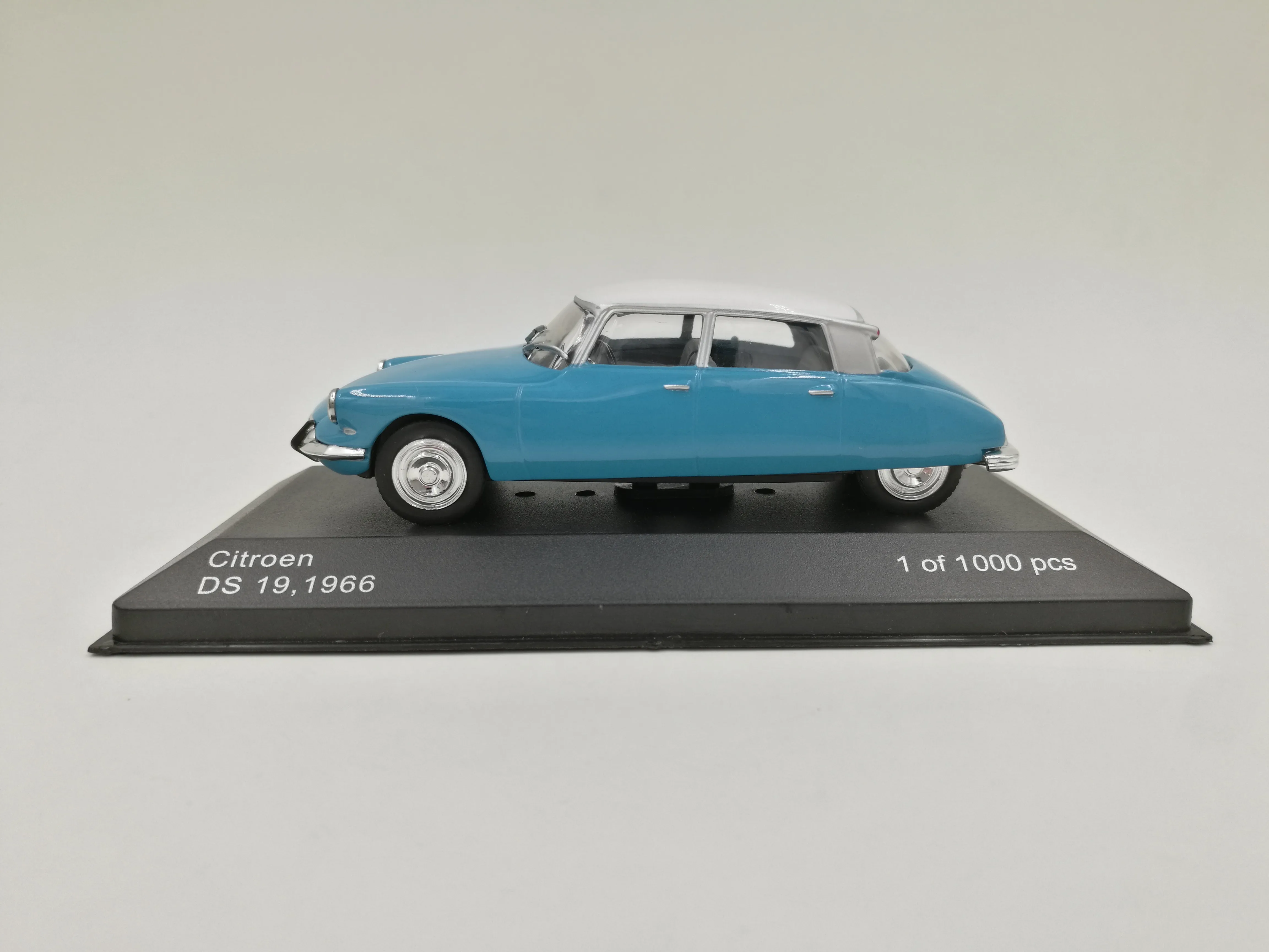 Белая коробка 1:43 1966 Citroen DS 19 бутик сплав автомобиль игрушки для детей модель детской игрушки оригинальная коробка