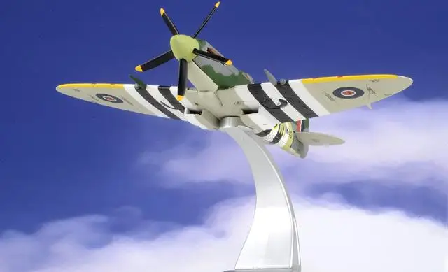Корги супермарин SPITFIRE MK XIVc RM40/3W-WI No322 голландская эскадрилья DEANLAND Август 1/72 литье под давлением модель самолета
