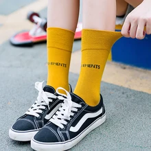 Новые цветные Harajuku ретро женские хлопковые высокие носки зимние в трубке корейские фиолетовые синие желтые розовые дизайнерские рождественские милые