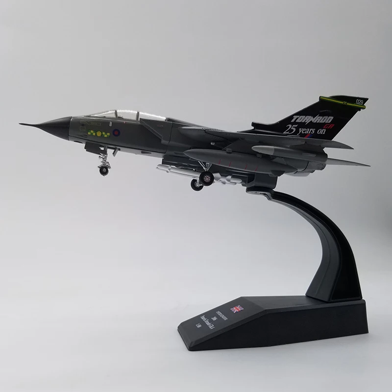 1/100 масштаб Panavia Tornado Великобритания королевские воздушные силы GR4 модели самолета игрушки W шасси для коллекции
