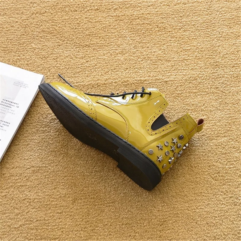 Patent Leather Flat Heel Chelsea Boots Women Shoes 2020 New Rivets Short Tube Single Ankle Boot British Carved Lady Western Boot (12)