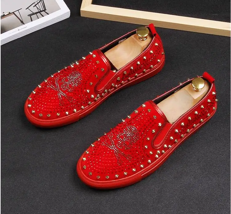 fashion skull rivet Men loafers men's Casual Leather Shoes velvet punk designer flats men board shoes zapatillas hombre