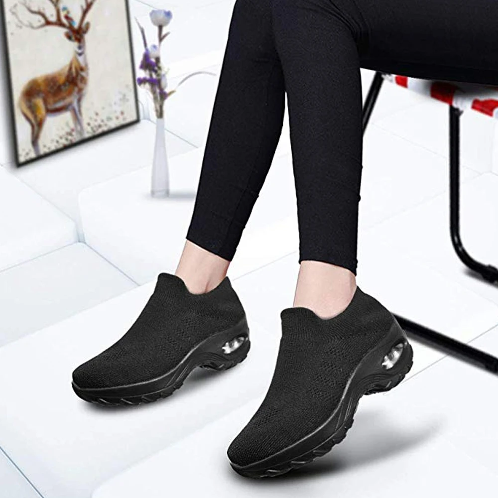 

2020 New Mesh Women Men Outdoor Running Shoes Couples Breathable Soft Athletics Jogging Sneaker