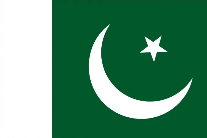 

Pakistan Ten ,100% Real Genuine Comemorative Note,Original Collection