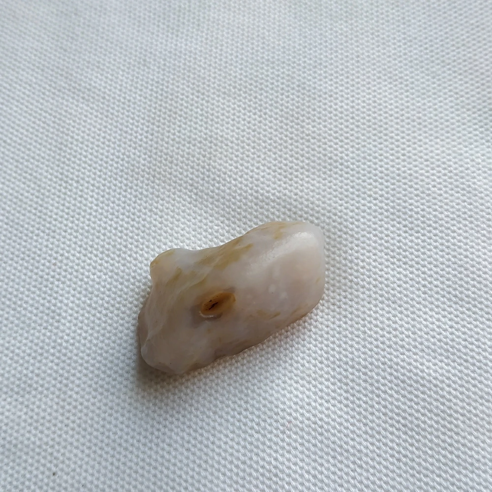 Natural beautiful stone Ornamental raw stone raw agate Silk Road Collectibles unique collection Natural beautiful stone Ornamental raw stone raw agate Silk Road Collectibles unique collection