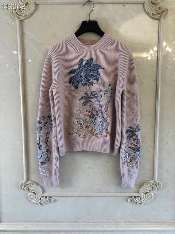 

woman D new collection sweater