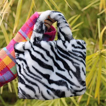 

2020 Luxury Woman Fluffy Crossbody Bag Hot Sale Leopard Pattern Plush Handbag Women Cute Pink Fur Messenger Bag Bolsa Fluffy Tas