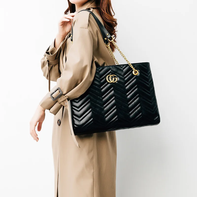 

GU Ancient Bag Large Capacity Wave Pattern Large Logo Shoulder Bag Women's Star Celebrity Style Simple And Elegant Retro Hardwar