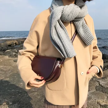 

2020 spring and autumn new three-dimensional semicircular PU texture jujube red shoulder bag retro messenger bag lady's small