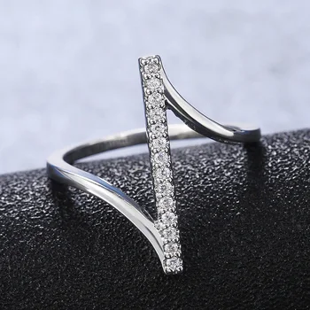 

Huitan Simple Delicate “Z” Shape Ring for Girl Cocktail Party Elegant Accessories Ring Cubic Zirconia Stylish Women Ring Jewelry