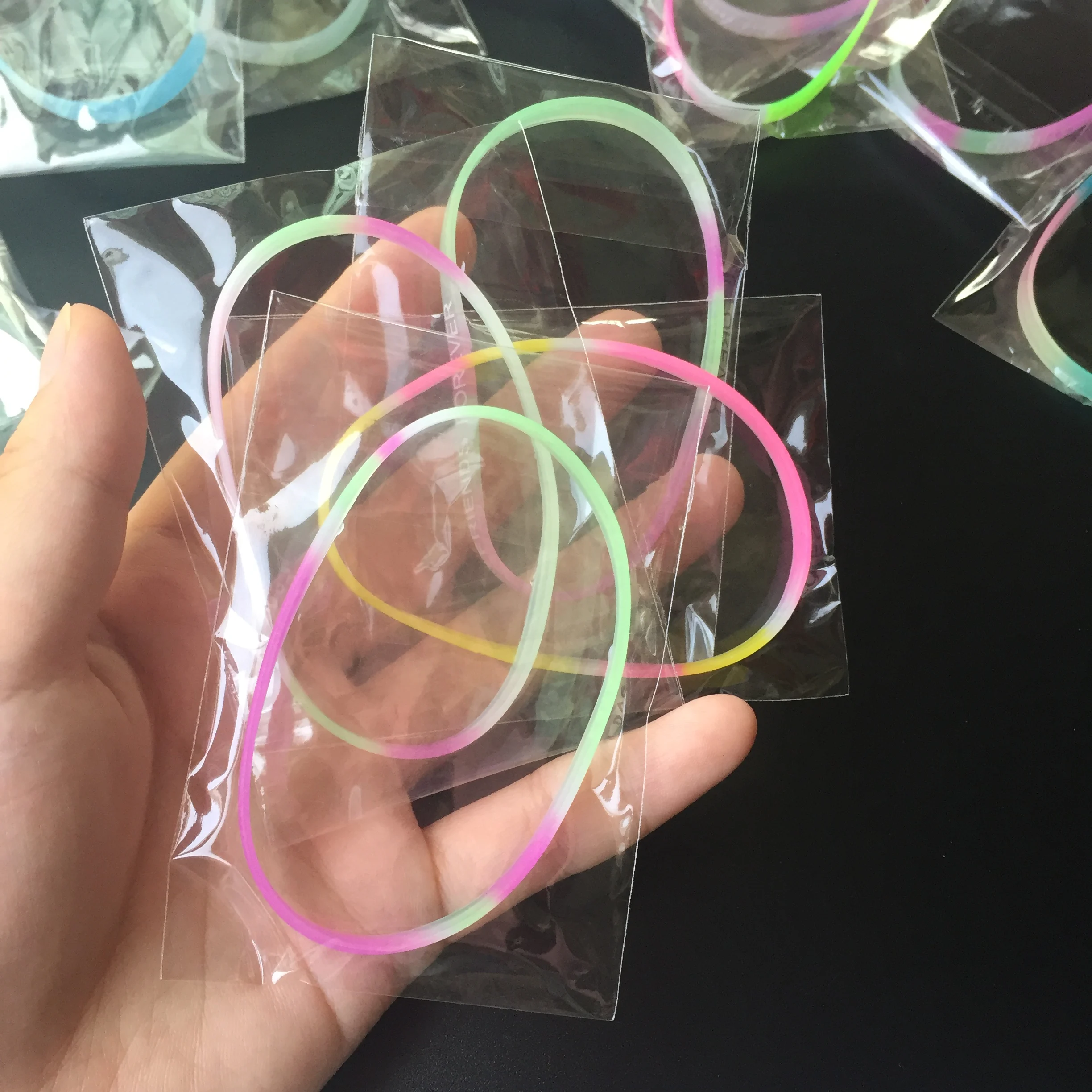 30PC Colorful Charm Silicone Bracelets Wedding Gifts Guests Treat Kids Birthday Party Favors Goodie Bags Wrist Decorate Supplies Silicone Bracelets