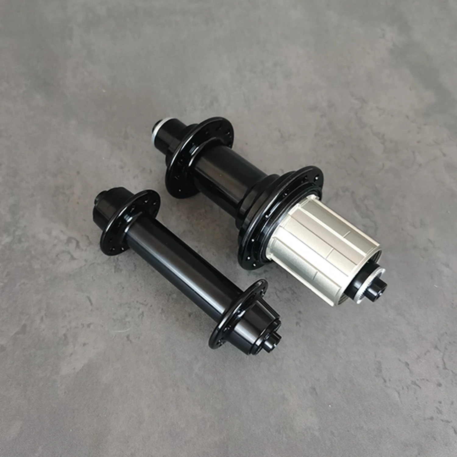 

R13 Road Bicycle Hubs Light Weight Flower Drum 20 24 Hole 18 21 Holes Bearings For Carbon Fiber Rim Front 100mm Rear 130mm