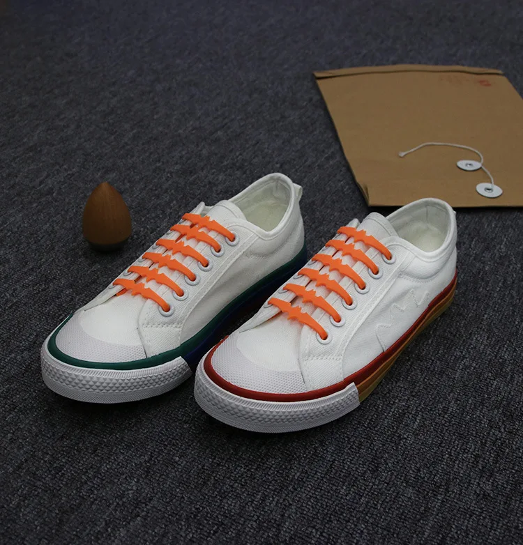 11691434161_1874066042